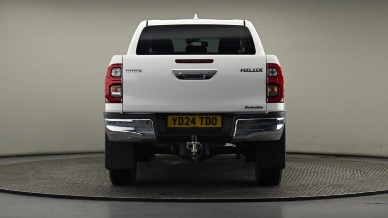 2024 Toyota Hilux 2.8 D-4D Invincible Pickup Double Cab 4dr Diesel Auto 4WD Euro 6 (s/s) (204 Pic...