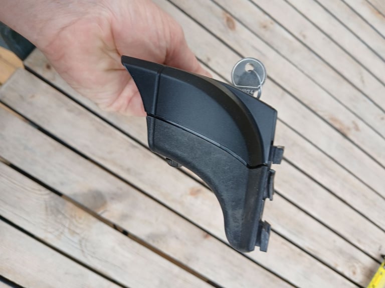 Thule 753 roofbar footpack for any car