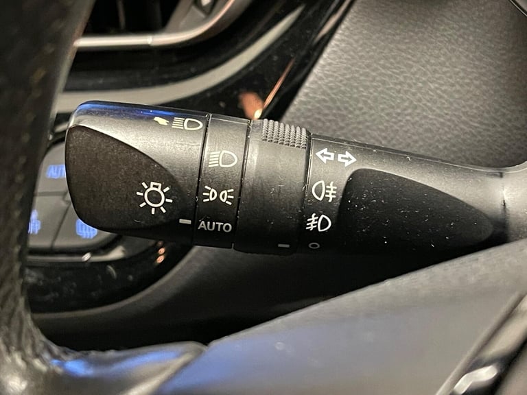 2018 Toyota C-HR 1.2 VVT-i Icon Euro 6 (s/s) 5dr HATCHBACK Petrol Manual