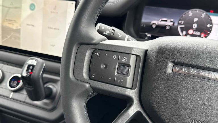 2025 Land Rover Defender 3.0 D250 X-Dynamic SE 90 3dr Auto ESTATE DIESEL Automatic