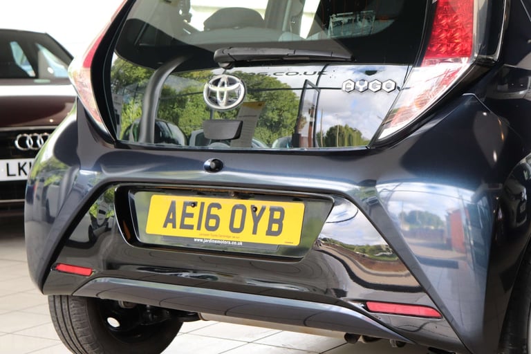 2016 Toyota AYGO 1.0 Aygo X-Play VVT-i CVT 5dr Hatchback Petrol Automatic