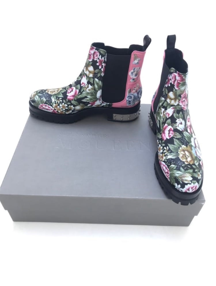 image for Alexander McQueen Ladies boots size 6