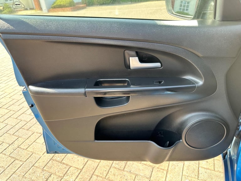 2010 Kia Venga 1.6 2 Auto Euro 5 5dr HATCHBACK Petrol Automatic