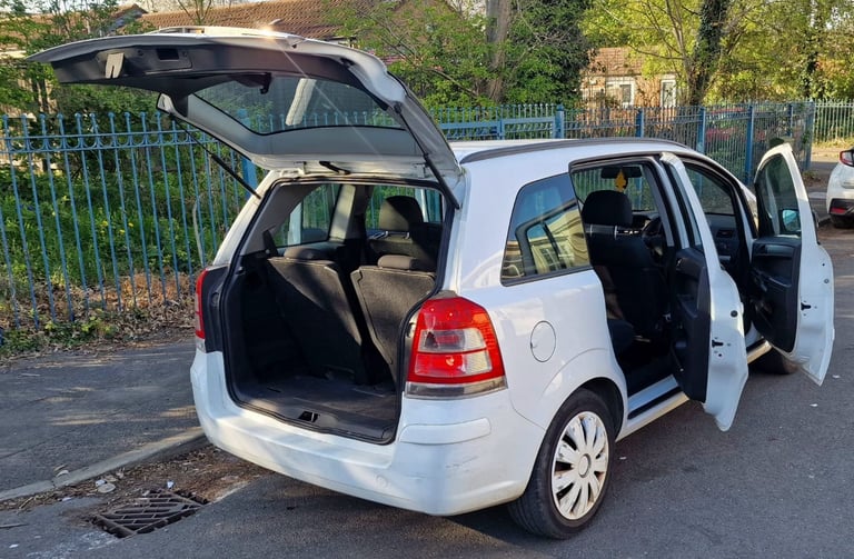 Ford, KUGA, Estate, 2010, Manual, 1997 (cc),5 doors - Image 9