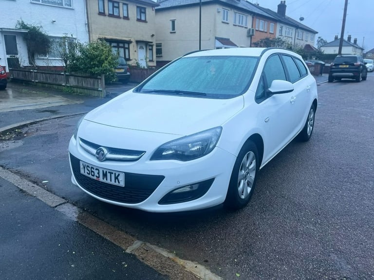 Vauxhall, ASTRA, Estate, 2014, Semi-Auto, 1598 (cc), 5 doors