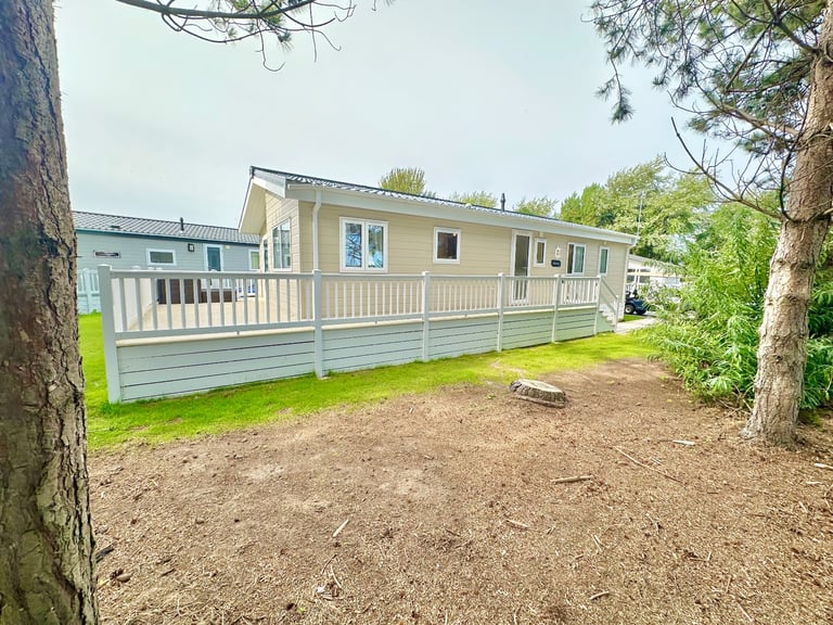 Luxury Static Lodge For Sale NOW REDUCED FOR QUICK SALE Suffolk Coast 11.5 Month Season 