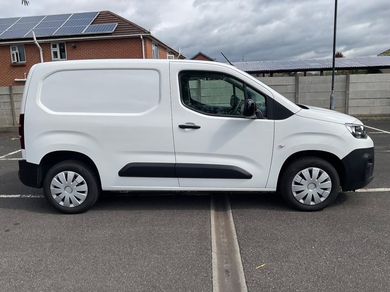 image for 2022 Citroen Berlingo 1.5 BlueHDi 1000 Enterprise M Pro SWB Euro 6 (s/s) 5dr PANEL VAN Diesel Manual
