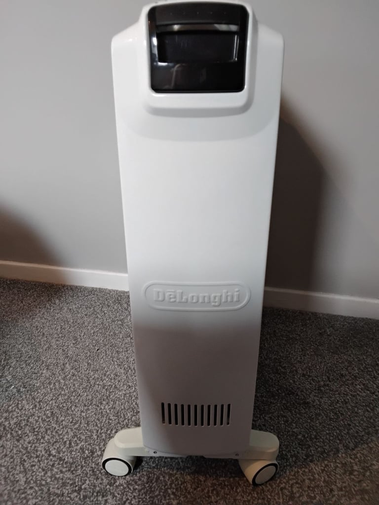 Oil filled deLonghi radiator