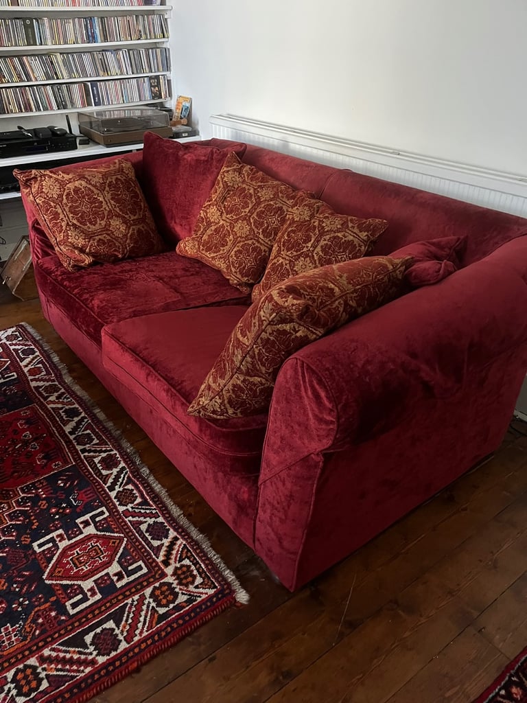 Three seater Chesterfield style sofa