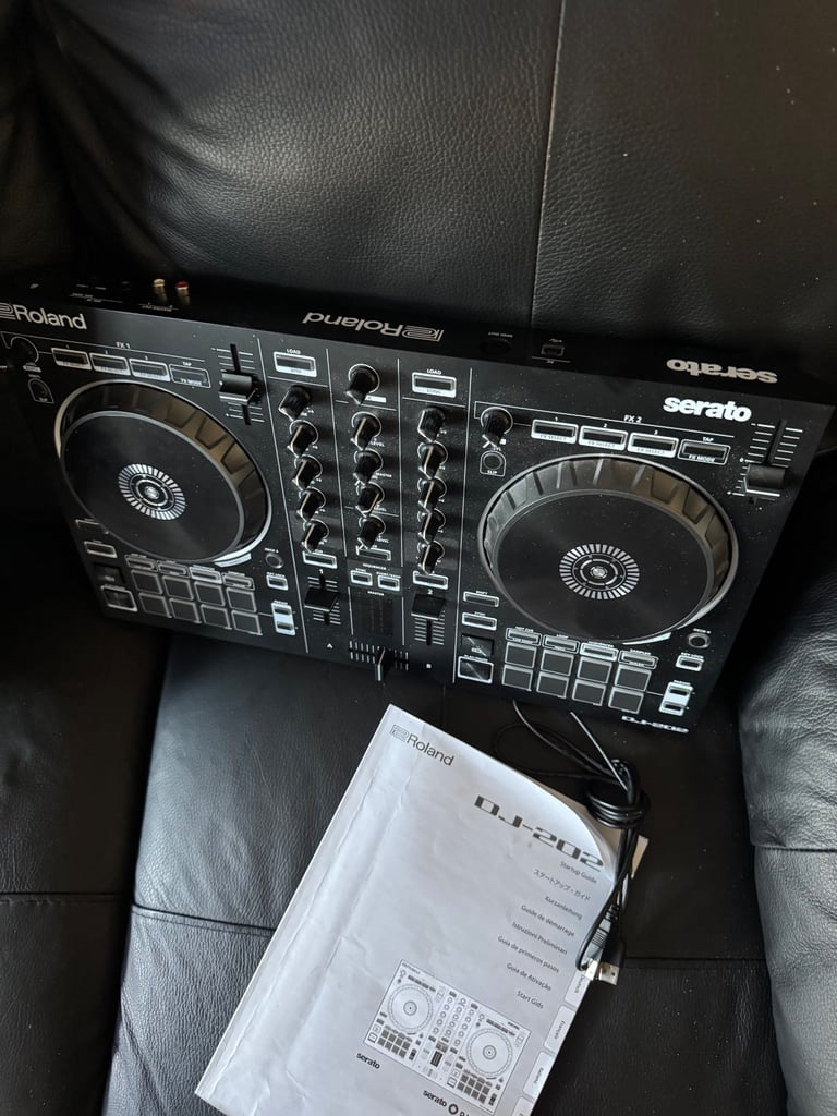 Roland DJ 202 Controller 
