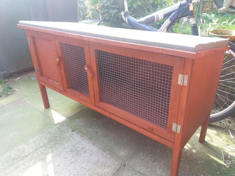 image for Rabbit/guinea pig hutch 