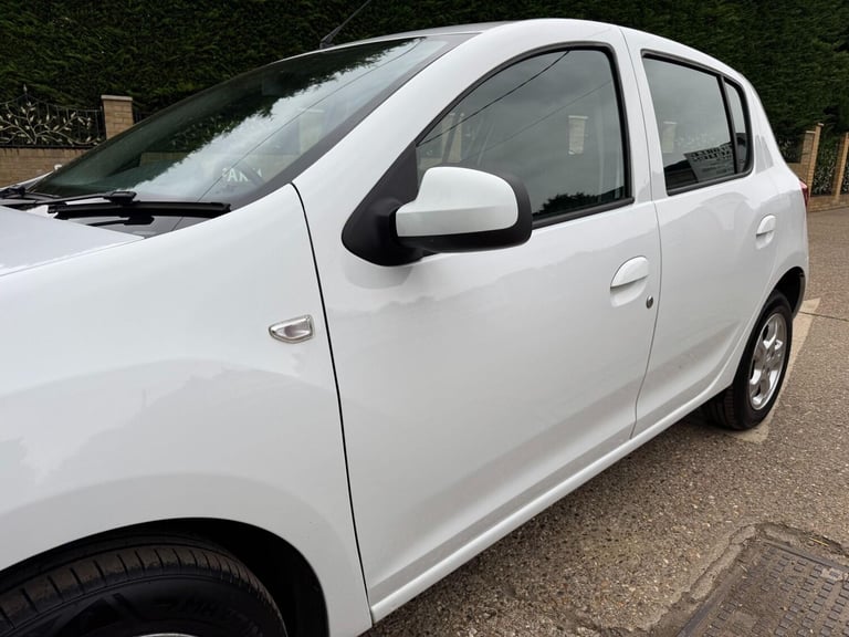 2015 Dacia Sandero 1.5 Dci Laureate Hatchback HATCHBACK Diesel Manual