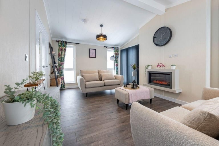 Omar Ikon Park Home in Cambs Norfolk Border  - Lodge / Caravan 