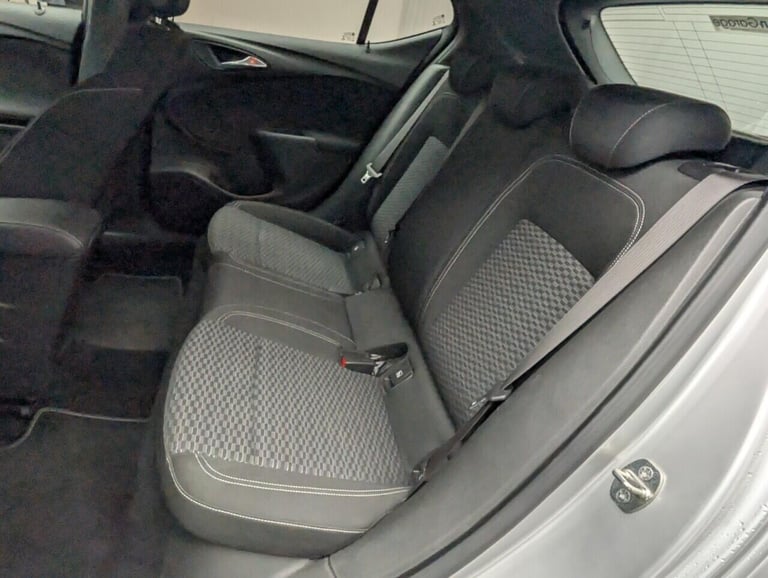 2016 Vauxhall Astra 1.6 CDTi BlueInjection SRi Hatchback 5dr Diesel Auto Euro 6 (136 ps) TINTED H...