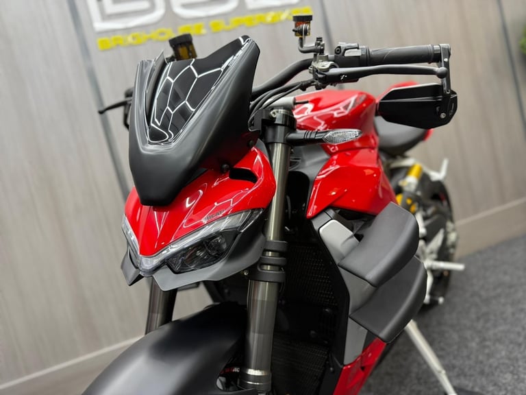 2022 22 Ducati Streetfighter V2 955 ABS - JUST 3726 MILES - WINGS