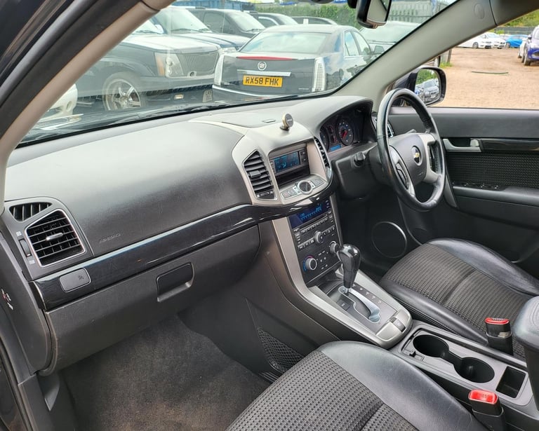 2012 FACELIFT CHEVROLET CAPTIVA 2.2 VCDi LT 5 DOOR 7 SEATER AUTOMATIC BLACK