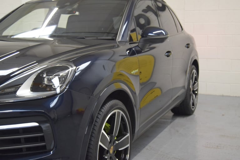 PORSCHE CAYENNE 3.0 V6 E-Hybrid 17.9kWh Platinum Edition 2022