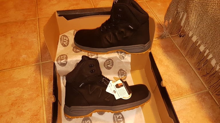 image for V12 lynx waterproof work boots