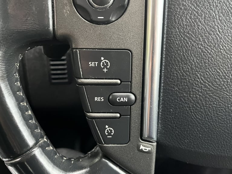 LAND ROVER DISCOVERY 4 3.0 SD V6 XS 2014