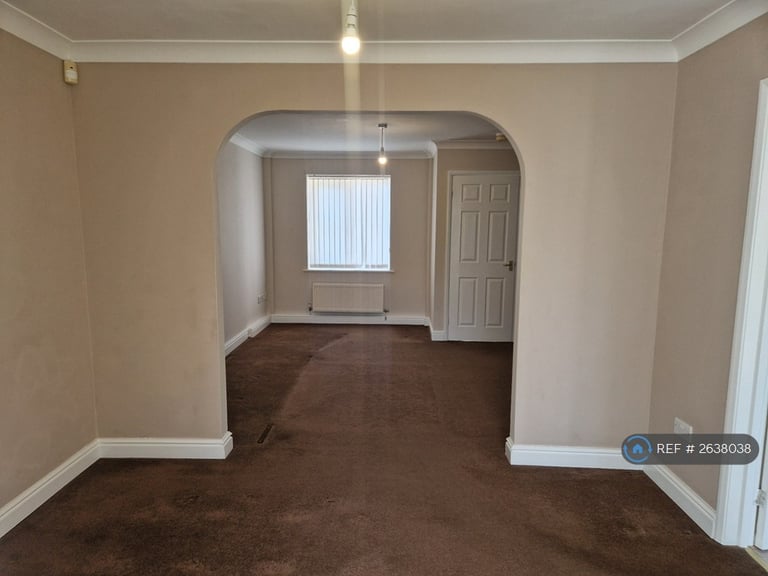 3 bedroom house in Cavalry Court, Lincoln, LN4 (3 bed) (#2638038)