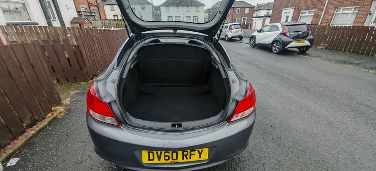 Vauxhall, INSIGNIA, Hatchback, 2010, Manual, 1796 (cc), 5 doors