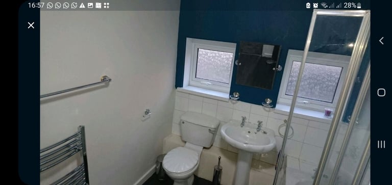 Clean double room, no deposit all bills inclusive B19
