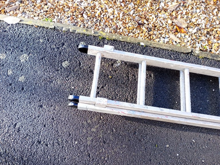 Heavy Duty Aluminium Extendable Ladder Made By Ramsay Ladder Company