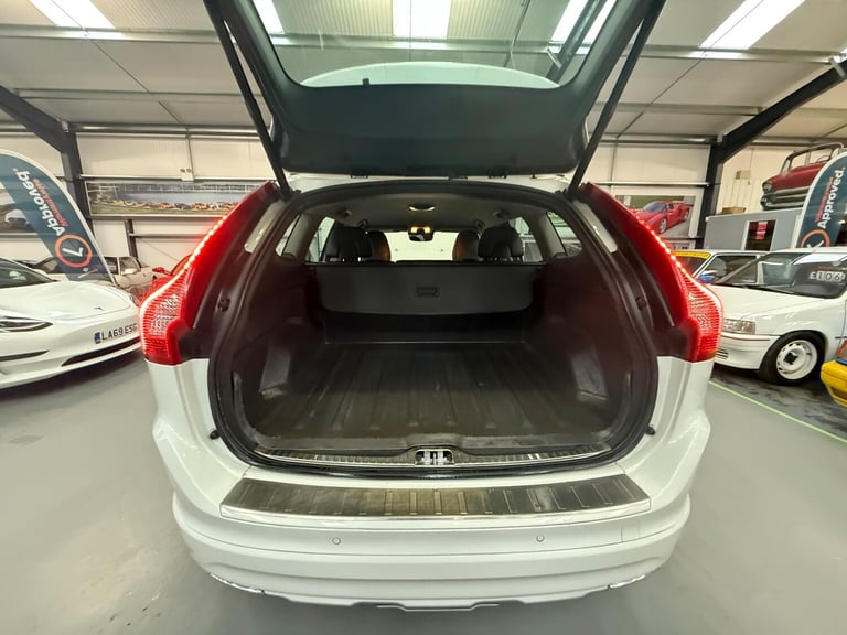 2015 Volvo XC60 2.4 D5 SE Lux Nav AWD Euro 6 (s/s) 5dr ESTATE Diesel Manual