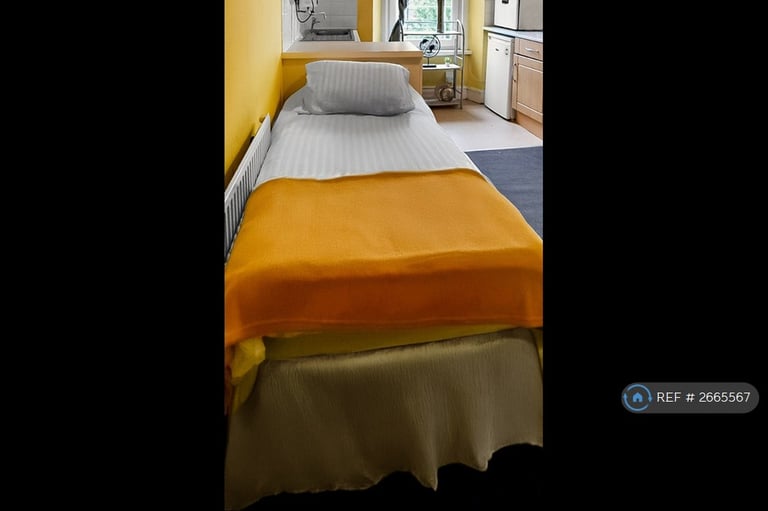 1 bedroom in Waverley Road, Redland, BS6 (#2665567)