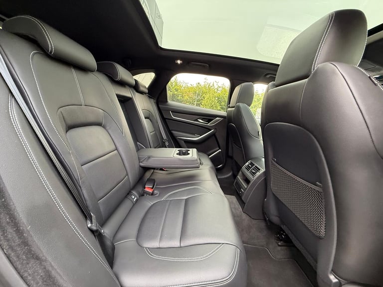 2022 Jaguar F-Pace 2.0 D200 MHEV R-Dynamic Black SUV 5dr Diesel Auto AWD Euro 6 (s/s) (204 ps) ES...
