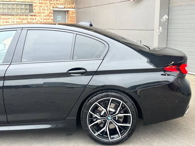 2022 BMW 5 Series 2.0 520d MHT M Sport Steptronic xDrive Euro 6 (s/s) 4dr SALOON Diesel/Electric ...