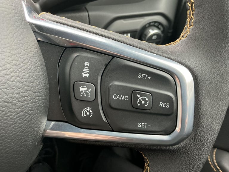 2025 Jeep Wrangler Sahara 2.0 272hp 4x4 Auto8 CONVERTIBLE Petrol Automatic