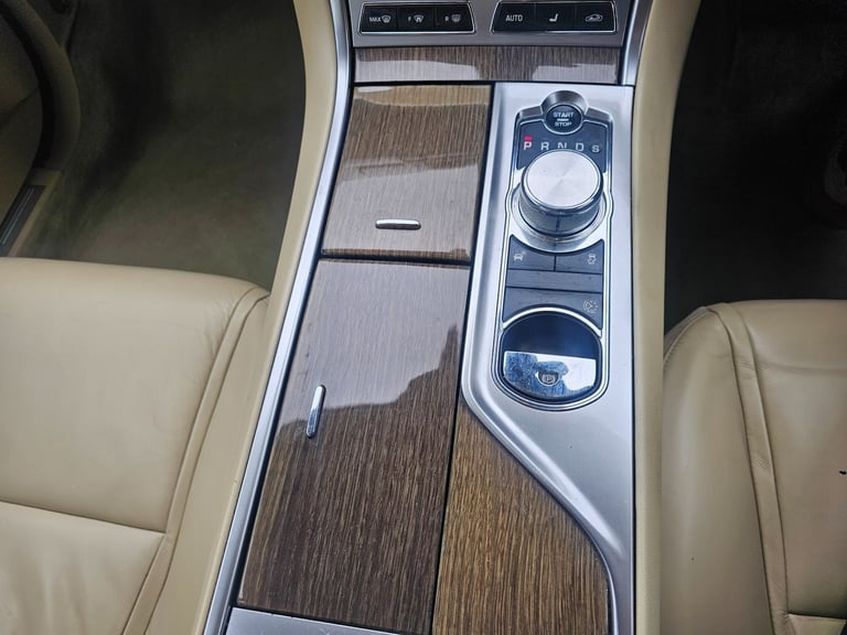 2012 Jaguar XF 2.2d [200] Premium Luxury 4dr Auto SALOON Diesel Automatic