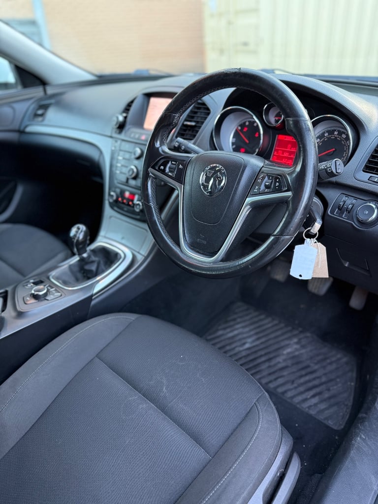 Vauxhall, INSIGNIA, Hatchback, 2013, Manual, 1956 (cc), 5 doors