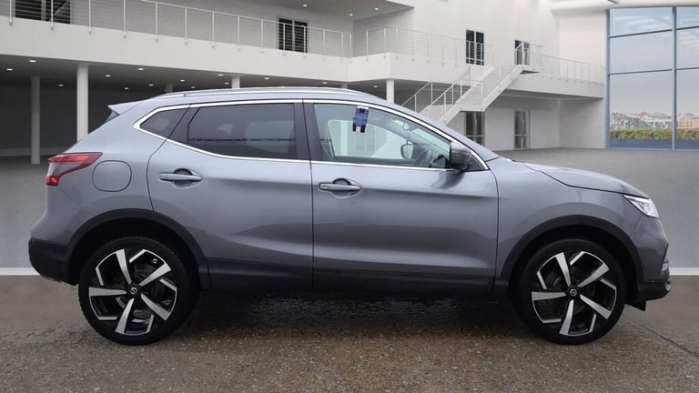 2019 Nissan Qashqai 1.5 dCi 115 Tekna 5dr ++ PANROOF / NAV / CAMERA / ULEZ / 5 SERVICES ++ HATCHB...