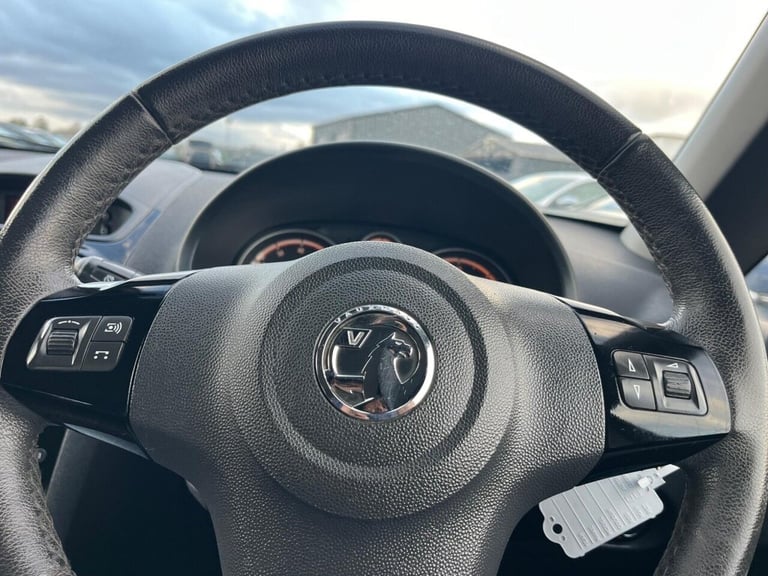 2014 Vauxhall Corsa 1.4 16V SE Euro 5 5dr Hatchback Petrol Manual