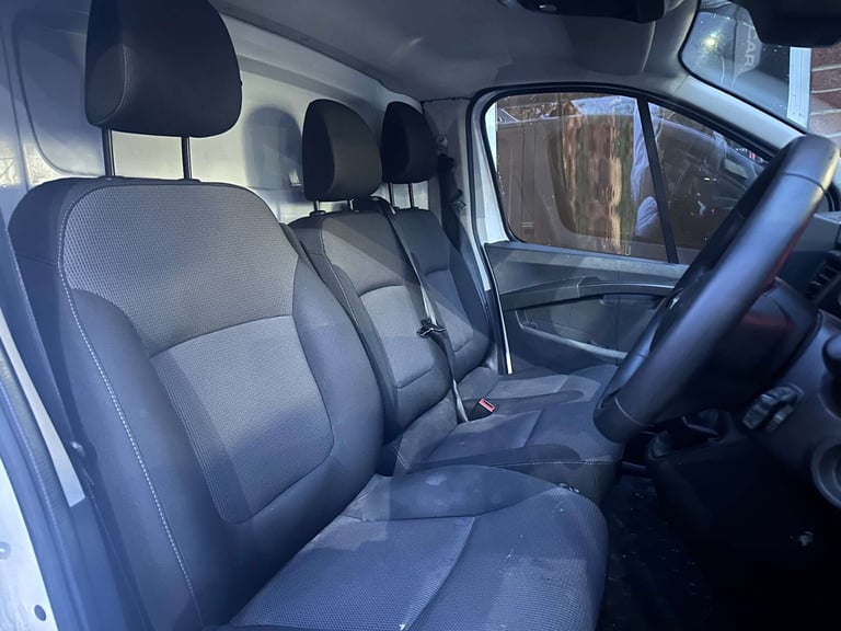 2022 Renault Trafic 2.0 Trafic LL30 Business Blue dCi Panel Van Diesel Manual