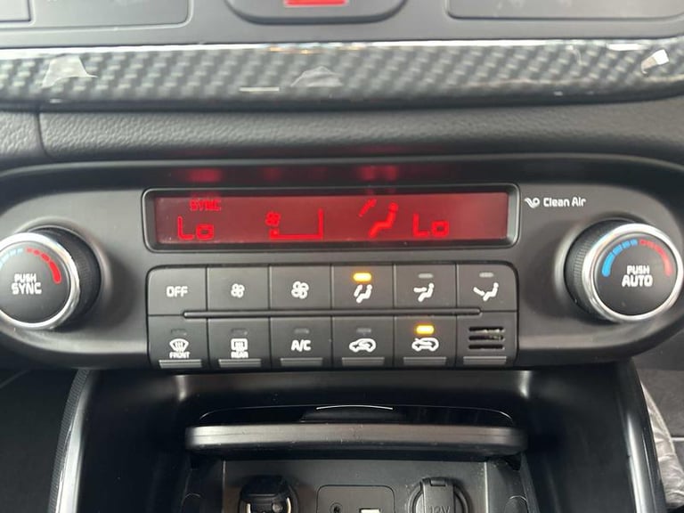 2017 Kia Carens 1.7 CRDi ISG 2 5dr Manual MPV Diesel Manual