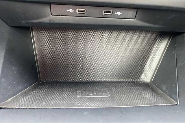2022 Volkswagen Golf 1.5 TSI R-Line 5dr HATCHBACK PETROL Manual