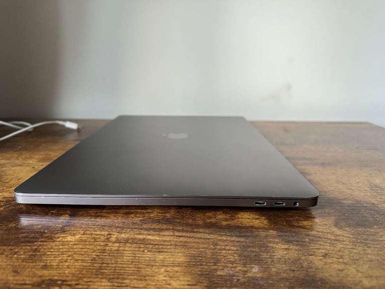 MacBook Pro 16-inch 64GB RAM / 1TB SSD / 4GB GPU