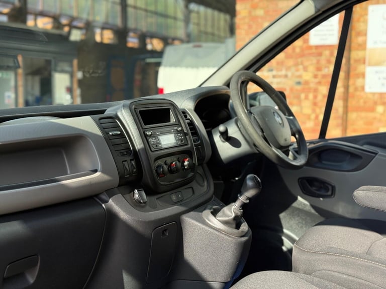 2019 Renault Trafic 1.6 dCi 27 Business+ SWB Standard Roof Euro 6 5dr Diesel