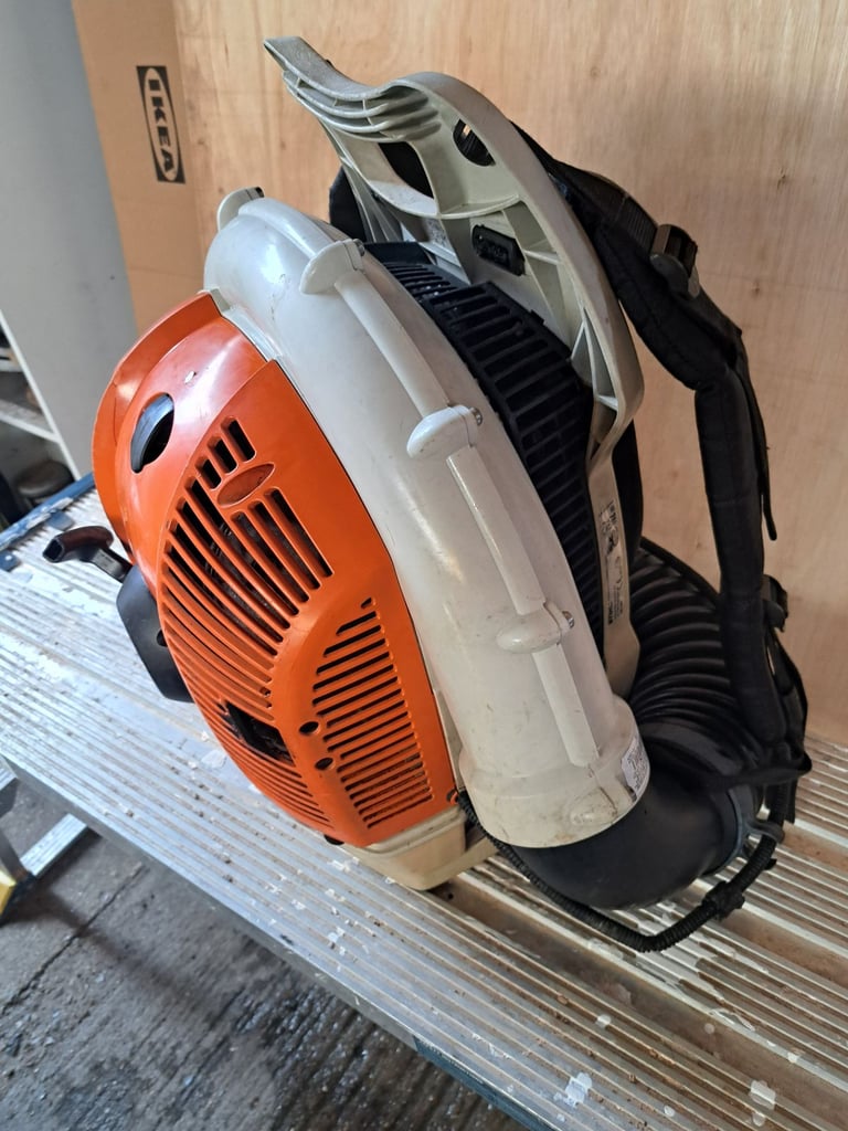 Stihl BR500 leaf blower 