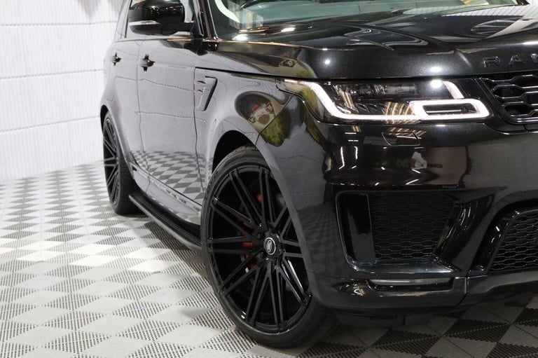 LAND ROVER RANGE ROVER SPORT 3.0 D300 MHEV HSE Silver Auto 4WD Euro 6 (s/s) 5dr
