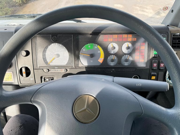 2005 MERCEDES VARIO 614 MINIBUS CAMPER MOTORHOME RACEVAN RAMP-LIFT 35,000 MILE!!