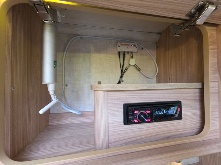 2013 coachman amara 520/4 motor mover extras