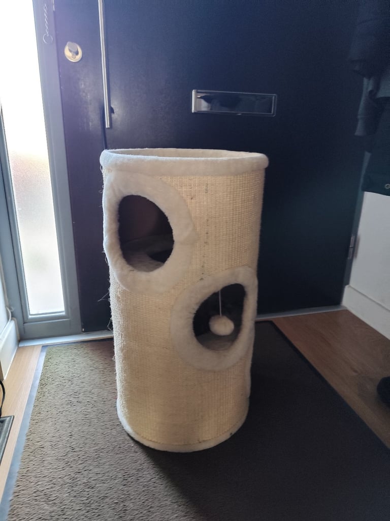 Cats tower/scratcher