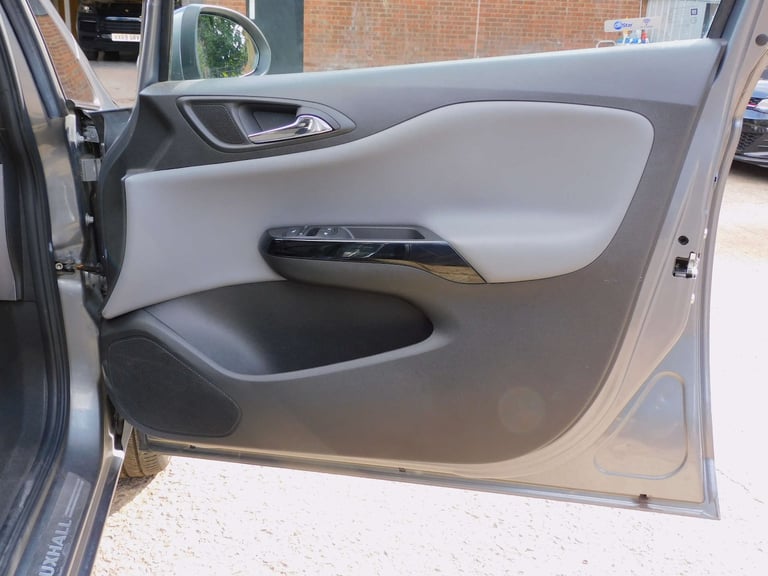 2017 Vauxhall Corsa 1.4 Corsa Diamond ecoFLEX 5dr Hatchback Petrol Manual