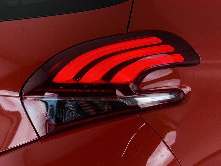 2019 Peugeot 208 1.2 PureTech 82 Signature 5dr [Start Stop] HATCHBACK PETROL Manual