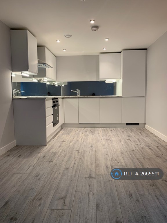 1 bedroom flat in The Causeway, Altrincham, WA14 (1 bed) (#2665591)