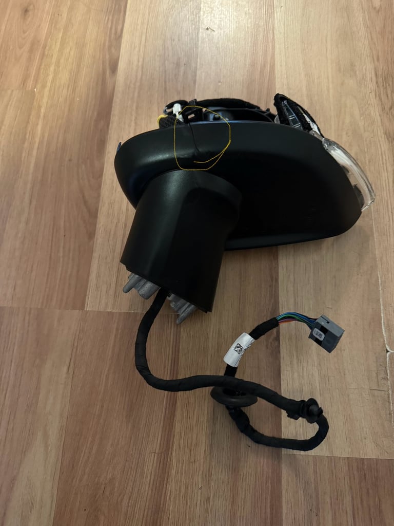 Volvo XC 90 mirror assembly 